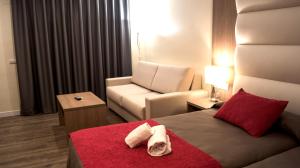 habitación doble premium (2 adultos + 1 niño) - Hotel Albir Garden Resort