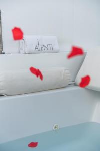 suite con bañera de hidromasaje - Alenti Sitges Hotel & Restaurant