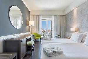 habitación doble superior con vistas al puerto deportivo - 1 o 2 camas - Hotel AP Eva Senses