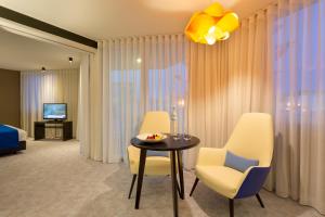 suite con vistas al puerto deportivo - Hotel AP Eva Senses