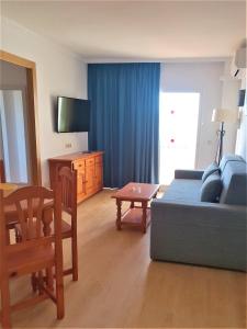 apartamento de 1 dormitorio con vistas al mar (3 adultos + 1 niño) - Hotel Apartamentos Stella Maris - Marcari SL