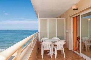 apartamento de 2 dormitorios con vistas laterales al mar (4 adultos + 2 niños) - Hotel Apartamentos Stella Maris - Marcari SL