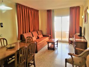 apartamento de 2 dormitorios con vistas laterales al mar (4 adultos + 2 niños) - Hotel Apartamentos Stella Maris - Marcari SL