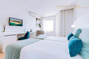 habitación doble superior (2 adultos + 1 niño) - 2 camas - Hotel Auramar Beach Resort