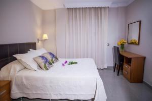 habitación cuádruple con baño privado - Hotel Bajamar Centro