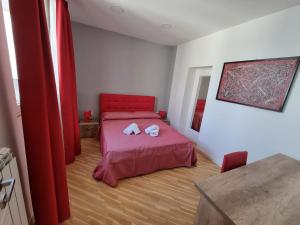 habitación triple con baño privado - Hotel BARBAJA SUITES IN STREET TOLEDO 205
