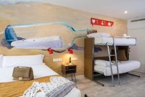habitación cuádruple clásica - Hotel Casual del Mar Málaga