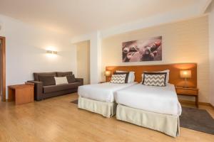 habitación doble superior con vistas parciales al mar - 1 o 2 camas - Dom Jose Beach Hotel (Plus)