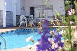 apartamento con vistas a la piscina  - Hotel El Jardin BeNerja