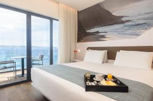 habitación doble con balcón y vistas al mar - 1 cama grande o 2 individuales - Hotel Eurostars Cascais