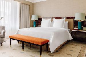 Habitación Deluxe con cama extragrande y vistas a la ciudad - Four Seasons Hotel Ritz Lisbon