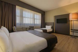 habitación triple confort plus - Hotel HF Fenix Lisboa