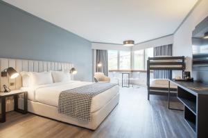 alojamiento familiar confort (2 adultos + 2 niños de hasta 12 años) - Hotel HF Fenix Porto