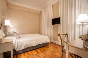 habitación estándar con cama grande y baño privado - Hotel Hi Valencia Boutique