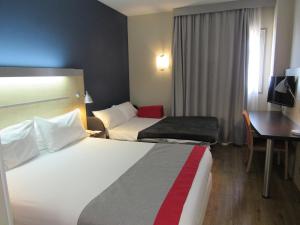habitación familiar (2 adultos y 2 niños) - Holiday Inn Express Málaga Airport, an IHG Hotel