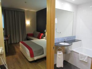 habitación doble con sofá cama ( 3 adultos) - Holiday Inn Express Málaga Airport, an IHG Hotel