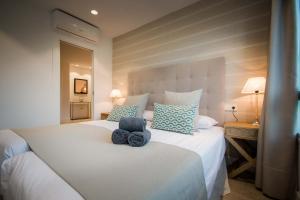 apartamento de 2 dormitorios - calle comisario - Hotel Holidays2Malaga Alameda View