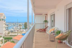hotel la provence, moderno apto con parking, terraza y vista al mar