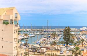 hotel la provence, moderno apto con parking, terraza y vista al mar