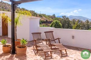 hotel town house with roof terrace in heart of vinuela