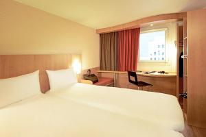 habitación doble estándar - 2 camas  - Hotel ibis Porto Centro São Bento