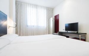 habitación doble - 1 o 2 camas - Hotel Ilunion Aqua 3