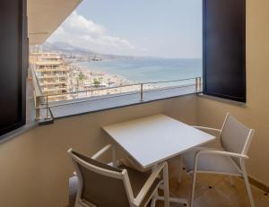 habitación doble con vistas laterales al mar - 1 o 2 camas - Hotel Ilunion Fuengirola