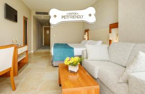 habitación apta para mascotas con vistas al mar - Hotel Ilunion Fuengirola