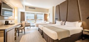 habitación doble con cama supletoria (3 adultos) - Hotel Ilunion Málaga