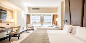 habitación doble con cama supletoria (3 adultos) - Hotel Ilunion Málaga