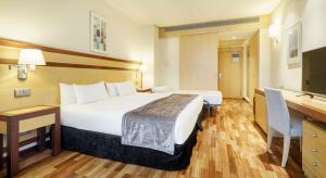 habitación doble con cama supletoria - 1 o 2 camas (2 adultos + 1 niño) - Hotel Ilunion Pio XII