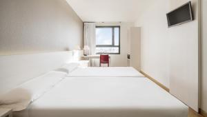habitación doble estándar - 1 o 2 camas - Hotel Ilunion Valencia 3