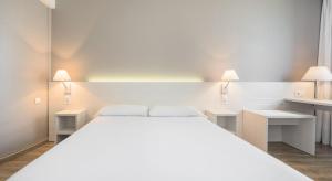 habitación doble estándar - 1 o 2 camas - Hotel Ilunion Valencia 3