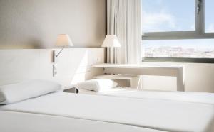 habitación triple estándar (3 adultos) - Hotel Ilunion Valencia 3