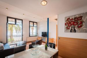 apartamento primero de 3 dormitorios con vistas al mar y balcón - Hotel InSitges Ribera's Beach