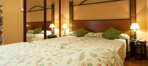 habitación triple (2 adultos + 1 niño) - Hotel Intur Azor