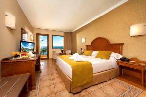 habitación doble con terraza y vistas al mar - 1 o 2 camas - Hotel IPV Palace & Spa - Adults Recommended