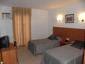 habitación doble con cama supletoria - 1 o 2 camas (2 adultos + 1 niño) - Hotel Jardín