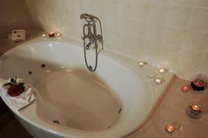 habitación doble con bañera de hidromasaje - La Fuente del Sol Hotel & Spa