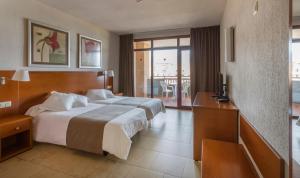 habitación doble - 2 camas (3 adultos)  - Hotel Las Palmeras Affiliated by FERGUS