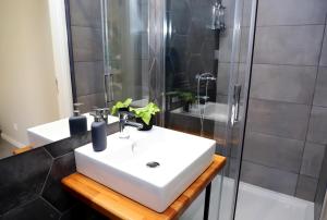 habitación doble con baño privado - Hotel Le Jardin Secret de Faro Guesthouse