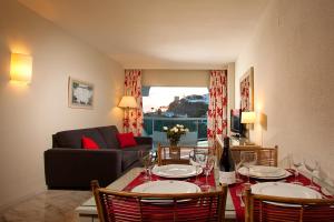 apartamento de 2 dormitorios con terraza (4 adultos) - Hotel Marinas de Nerja Beach & Spa