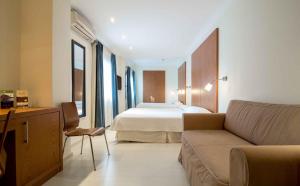 habitación triple - Hotel MR Costa Blanca