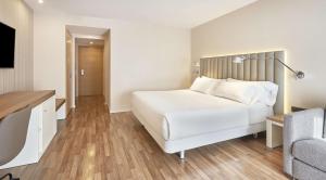 habitación doble superior con vistas - Hotel NH Andorra la Vella