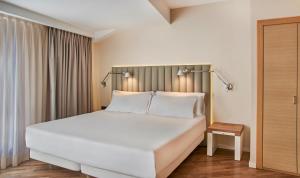 habitación doble superior con vistas y terraza - Hotel NH Andorra la Vella
