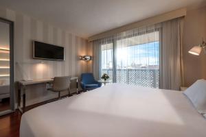 habitación doble estándar con vistas y aparcamiento gratuito - 1 o 2 camas - Hotel NH Málaga