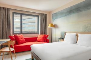 habitación premium con vistas - cama grande - Hotel Novotel Madrid City Las Ventas