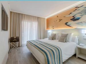 habitación doble clásica (2 adultos + 1 niño) - Oliva Nova Beach & Golf Hotel
