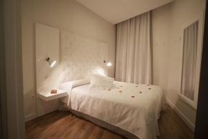 suite de 1 dormitorio con balcón - Hotel Picasso Suites Málaga