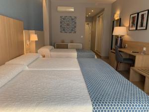 habitación triple - Hotel Puerta del Mar